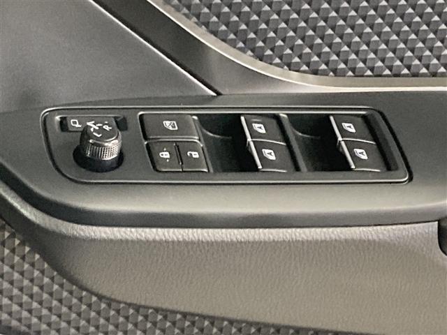 Ｃ－ＨＲ Ｓ－Ｔ　４ＷＤ　フルセグ　メモリーナビ　ＤＶＤ再生　バックカメラ　衝突被害軽減システム　ＥＴＣ　ドラレコ　ワンオーナー（30枚目）