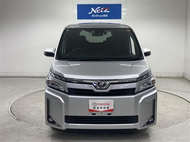 ヴォクシー Ｖ　フルセグ　メモリーナビ　ＤＶＤ再生　バックカメラ　衝突被害軽減システム　ＥＴＣ　ドラレコ　両側電動スライド　ＬＥＤヘッドランプ　ウオークスルー　乗車定員７人　３列シート　アイドリングストップ（4枚目）