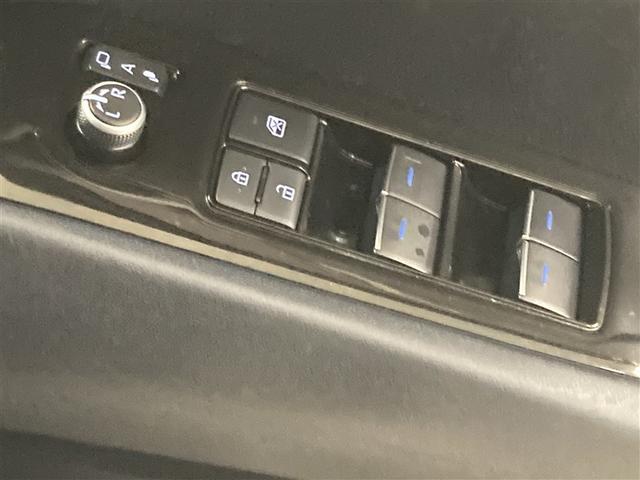 �i�[�������R���h�A�~���[�ƁA�p���[�E�B���h�E�}�X�^�[�X�C�b�`�ł��B�ԓ��̊��C���^�]�Ȃ���ȒP�ɍs���܂��B