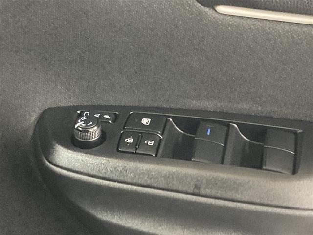 �i�[�������R���h�A�~���[�ƁA�p���[�E�B���h�E�}�X�^�[�X�C�b�`�ł��B�ԓ��̊��C���^�]�Ȃ���ȒP�ɍs���܂��B