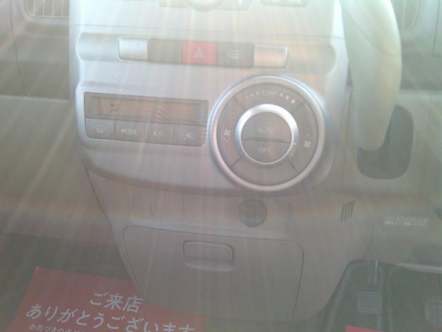 タント X 4WD スライドドア キーレスエントリー ベンチシート AT 盗難防止システム ABS CD アルミホイール 衝突安全ボディ エアコン パワーステアリング パワーウィンドウ 運転席エアバッグ(4枚目)