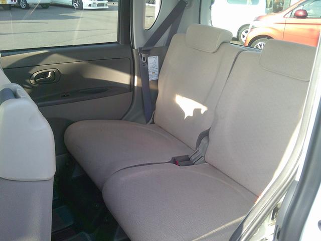 タント X 4WD スライドドア キーレスエントリー ベンチシート AT 盗難防止システム ABS CD アルミホイール 衝突安全ボディ エアコン パワーステアリング パワーウィンドウ 運転席エアバッグ(8枚目)