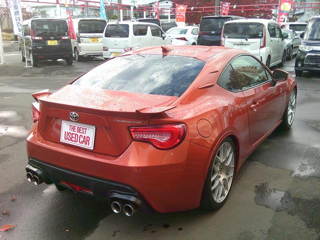 86 GTリミテッド 車高調 TRDマフラー HKSスーパーチャージャー ETC バックカメラ TV AT HIDヘッドランプ スマートキー アルミホイール 盗難防止システム 衝突安全ボディ ABS ESC(13枚目)