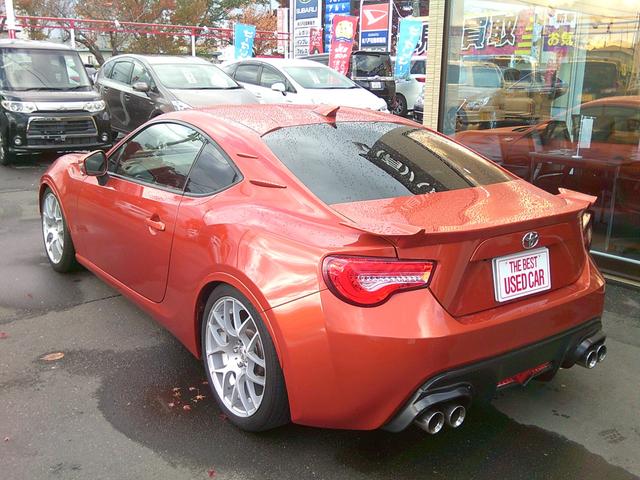 86 GTリミテッド 車高調 TRDマフラー HKSスーパーチャージャー ETC バックカメラ TV AT HIDヘッドランプ スマートキー アルミホイール 盗難防止システム 衝突安全ボディ ABS ESC(15枚目)