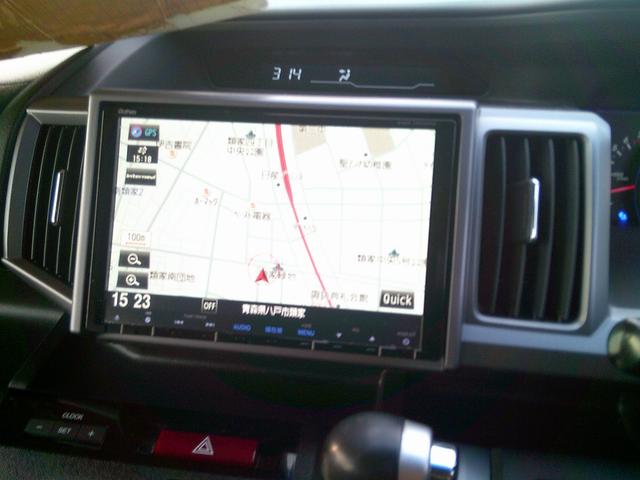 ステップワゴンスパーダ Ｚ　４ＷＤ　ドライブレコーダー　ＥＴＣ　バックカメラ　ナビ　両側電動スライドドア　ＨＩＤ　スマートキー　アイドリングストップ　３列シート　ＣＶＴ　アルミホイール　盗難防止システム　衝突安全ボディ　ＡＢＳ（3枚目）