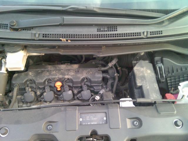 ステップワゴンスパーダ Ｚ　４ＷＤ　ドライブレコーダー　ＥＴＣ　バックカメラ　ナビ　両側電動スライドドア　ＨＩＤ　スマートキー　アイドリングストップ　３列シート　ＣＶＴ　アルミホイール　盗難防止システム　衝突安全ボディ　ＡＢＳ（19枚目）