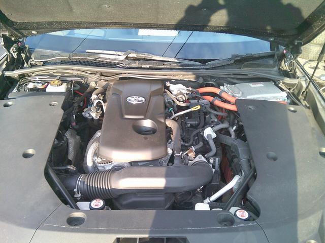 クラウンハイブリッド ＲＳアドバンス　Ｆｏｕｒ　４ＷＤ　ドライブレコーダー　ＥＴＣ　クリアランスソナー　レーンアシスト　オートクルーズコントロール　衝突被害軽減システム　バックカメラ　ナビ　アルミホイール　オートマチックハイビーム（20枚目）