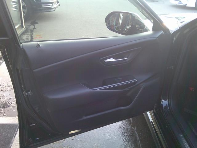 クラウンハイブリッド ＲＳアドバンス　Ｆｏｕｒ　４ＷＤ　ドライブレコーダー　ＥＴＣ　クリアランスソナー　レーンアシスト　オートクルーズコントロール　衝突被害軽減システム　バックカメラ　ナビ　アルミホイール　オートマチックハイビーム（28枚目）