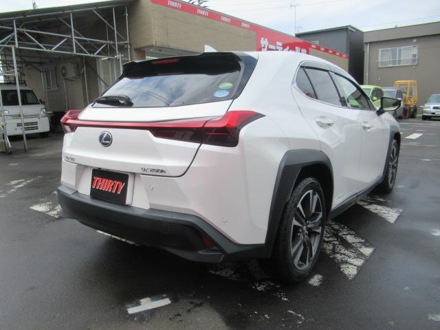 ＵＸ ＵＸ２５０ｈ　バージョンＬ　４ＷＤ／禁煙車／衝突軽減ブレーキ／全周囲カメラ／障害物センサ／シートエアコン／シートヒーター／ステアリングヒーター／電動リアゲート／純正アルミホイール／黒革シート／リアカメラ／ドアバイザー／ドラレコ（41枚目）