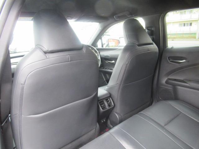 ＵＸ ＵＸ２５０ｈ　バージョンＬ　４ＷＤ／禁煙車／衝突軽減ブレーキ／全周囲カメラ／障害物センサ／シートエアコン／シートヒーター／ステアリングヒーター／電動リアゲート／純正アルミホイール／黒革シート／リアカメラ／ドアバイザー／ドラレコ（58枚目）