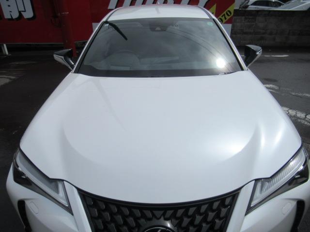 ＵＸ ＵＸ２５０ｈ　バージョンＬ　４ＷＤ／禁煙車／衝突軽減ブレーキ／全周囲カメラ／障害物センサ／シートエアコン／シートヒーター／ステアリングヒーター／電動リアゲート／純正アルミホイール／黒革シート／リアカメラ／ドアバイザー／ドラレコ（72枚目）