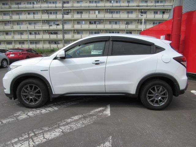 ヴェゼル ハイブリッドＸ・Ｌパッケージ　４ＷＤ／禁煙車／寒冷地仕様／衝突軽減ブレーキ／ドライブレコーダー／社外ＳＤナビ／フルセグ／シートヒーター／レーダー探知機／セパレート型スピーカー／ドアバイザー／社外アルミホイール／ワイパーデアイサー（44枚目）