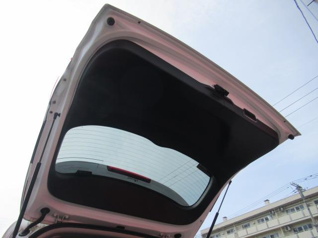 ヴェゼル ハイブリッドＸ・Ｌパッケージ　４ＷＤ／禁煙車／寒冷地仕様／衝突軽減ブレーキ／ドライブレコーダー／社外ＳＤナビ／フルセグ／シートヒーター／レーダー探知機／セパレート型スピーカー／ドアバイザー／社外アルミホイール／ワイパーデアイサー（66枚目）
