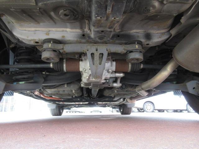 ヴェゼル ハイブリッドＸ・Ｌパッケージ　４ＷＤ／禁煙車／寒冷地仕様／衝突軽減ブレーキ／ドライブレコーダー／社外ＳＤナビ／フルセグ／シートヒーター／レーダー探知機／セパレート型スピーカー／ドアバイザー／社外アルミホイール／ワイパーデアイサー（67枚目）