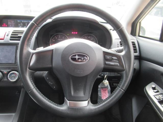 ＸＶ ２．０ｉ　４ＷＤ／禁煙車／ＳＤナビ／フルセグ／ＨＩＤヘッドライト／ＥＴＣ／Ｂｌｕｅｔｏｏｔｈ／ドアバイザー／フォグライト／純正アルミホイール／キーレスキー／アイドリングストップ／横滑り防止装置／パドルシフト（3枚目）