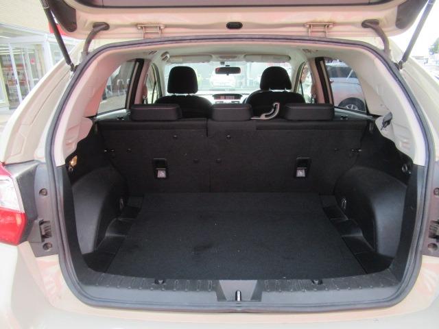 ＸＶ ２．０ｉ　４ＷＤ／禁煙車／ＳＤナビ／フルセグ／ＨＩＤヘッドライト／ＥＴＣ／Ｂｌｕｅｔｏｏｔｈ／ドアバイザー／フォグライト／純正アルミホイール／キーレスキー／アイドリングストップ／横滑り防止装置／パドルシフト（12枚目）
