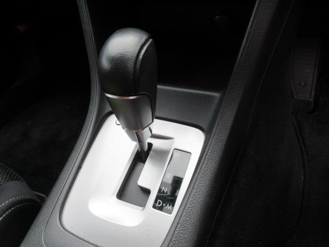 ＸＶ ２．０ｉ　４ＷＤ／禁煙車／ＳＤナビ／フルセグ／ＨＩＤヘッドライト／ＥＴＣ／Ｂｌｕｅｔｏｏｔｈ／ドアバイザー／フォグライト／純正アルミホイール／キーレスキー／アイドリングストップ／横滑り防止装置／パドルシフト（18枚目）