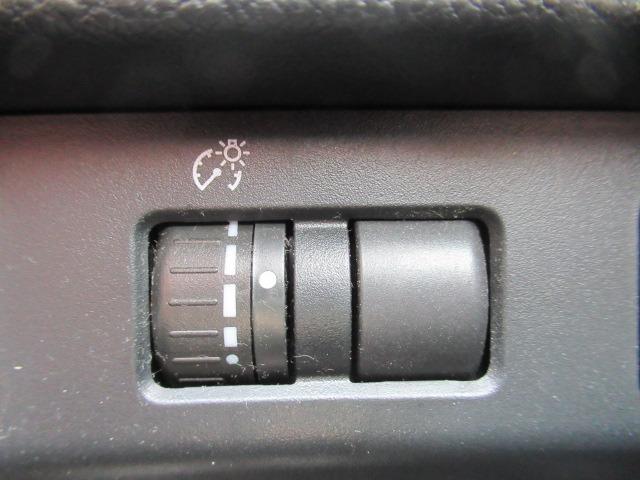 ＸＶ ２．０ｉ　４ＷＤ／禁煙車／ＳＤナビ／フルセグ／ＨＩＤヘッドライト／ＥＴＣ／Ｂｌｕｅｔｏｏｔｈ／ドアバイザー／フォグライト／純正アルミホイール／キーレスキー／アイドリングストップ／横滑り防止装置／パドルシフト（21枚目）