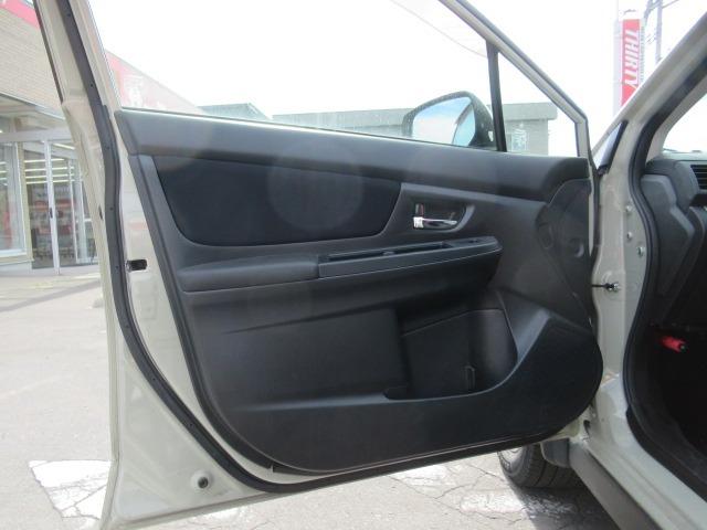 ＸＶ ２．０ｉ　４ＷＤ／禁煙車／ＳＤナビ／フルセグ／ＨＩＤヘッドライト／ＥＴＣ／Ｂｌｕｅｔｏｏｔｈ／ドアバイザー／フォグライト／純正アルミホイール／キーレスキー／アイドリングストップ／横滑り防止装置／パドルシフト（54枚目）