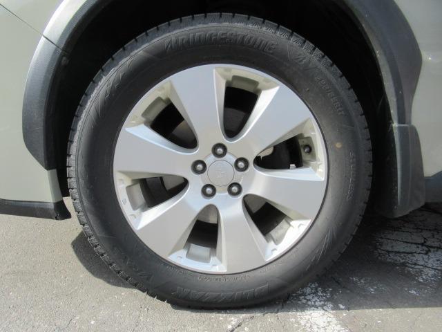 ＸＶ ２．０ｉ　４ＷＤ／禁煙車／ＳＤナビ／フルセグ／ＨＩＤヘッドライト／ＥＴＣ／Ｂｌｕｅｔｏｏｔｈ／ドアバイザー／フォグライト／純正アルミホイール／キーレスキー／アイドリングストップ／横滑り防止装置／パドルシフト（70枚目）