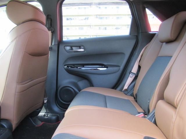 フィット ｅ：ＨＥＶリュクス　茶革シート／禁煙車／関東仕入れ／衝突軽減ブレーキ／寒冷地仕様／レーダークルコン／クリアランスソナー／純正ナビ／フルセグ／ワイパーデアイサー／ドアバイザー／シートヒーター／バックカメラ／ドラレコ／ＥＴＣ（57枚目）