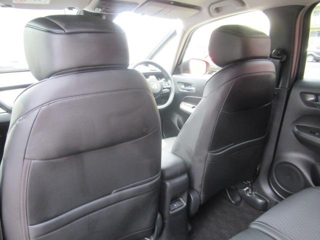 フィット ｅ：ＨＥＶリュクス　４ＷＤ／禁煙車／衝突軽減ブレーキ／全周囲カメラ／純正９型ナビ／フルセグＴＶ／ＥＴＣ２．０／クリアランスソナー／ステアリングヒーター／レーダークルコン／ワイパーデアイサー／ブラインドスポットモニター（56枚目）