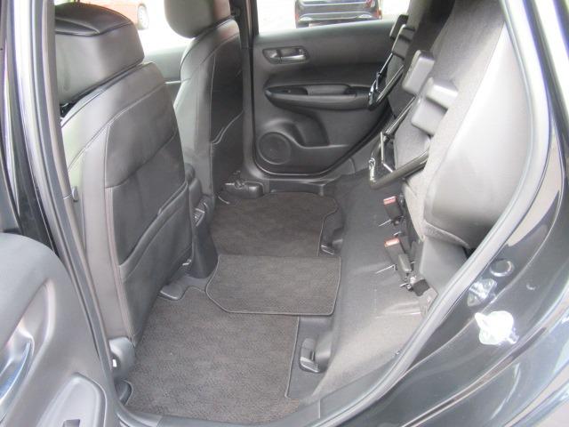 フィット ｅ：ＨＥＶリュクス　４ＷＤ／禁煙車／衝突軽減ブレーキ／全周囲カメラ／純正９型ナビ／フルセグＴＶ／ＥＴＣ２．０／クリアランスソナー／ステアリングヒーター／レーダークルコン／ワイパーデアイサー／ブラインドスポットモニター（59枚目）