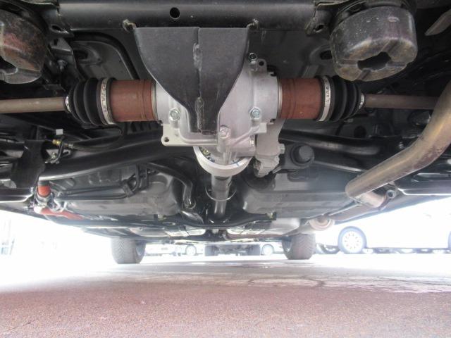 フィット ｅ：ＨＥＶリュクス　４ＷＤ／禁煙車／衝突軽減ブレーキ／全周囲カメラ／純正９型ナビ／フルセグＴＶ／ＥＴＣ２．０／クリアランスソナー／ステアリングヒーター／レーダークルコン／ワイパーデアイサー／ブラインドスポットモニター（66枚目）