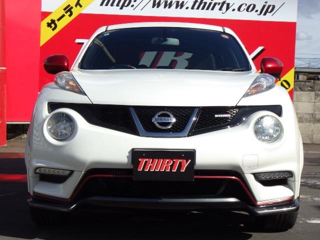 ジューク ニスモ　禁煙車／ターボ／バックカメラ／ＥＴＣ／パートタイム４ＷＤ／バニティミラー／電格ミラー／オートＡＣ／純正ナビ／フルセグ／Ｂｌｕｅｔｏｏｔｈ／ＨＤＭＩ／ＵＳＢ／フォグランプ／プッシュスタート／純正アルミ（9枚目）