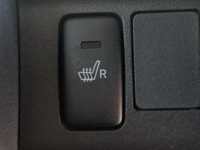 装備７【シートヒーター】→寒い季節、シートヒーターがあれば快適に運転ができます♪