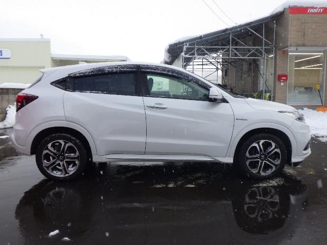 ヴェゼル ハイブリッドＺ・ホンダセンシング　禁煙車／前後ドラレコ／エンジンスターター／バックカメラ／レーダークルコン／シートヒーター／ワイパーデアイサー／サイドミラーヒーター／レーダークルコン／社外レーダー／衝突被害軽減ブレーキ／ＥＴＣ（17枚目）