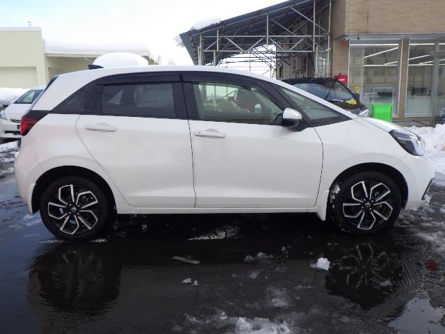 フィット e:HEVホーム 禁煙車/メーカーオプションナビ/プレミアムオーディオ/ホンダセンシング/ETC2.0/前後ドラレコ/ホンダコネクト/衝突被害軽減ブレーキ/LEDヘッドライト/ワイパーデアイサー/サイドミラーヒーター(13枚目)