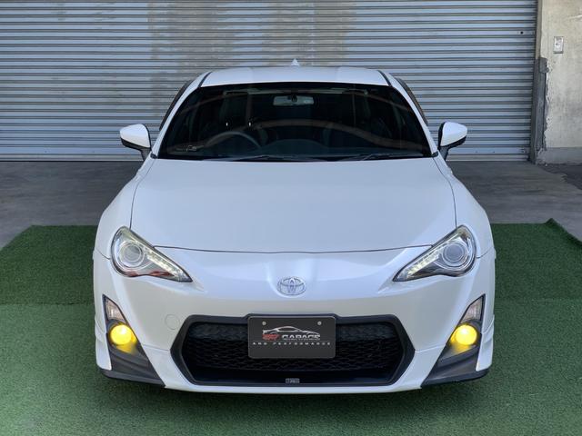 ８６ ＧＴリミテッド　ＴＲＤフルエアロ　社外マフラー　純正ナビ　ＥＴＣ　パドルシフト（4枚目）