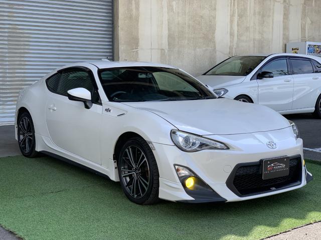 ８６ ＧＴリミテッド　ＴＲＤフルエアロ　社外マフラー　純正ナビ　ＥＴＣ　パドルシフト（6枚目）