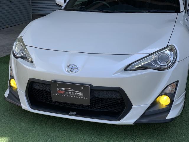 ８６ ＧＴリミテッド　ＴＲＤフルエアロ　社外マフラー　純正ナビ　ＥＴＣ　パドルシフト（14枚目）