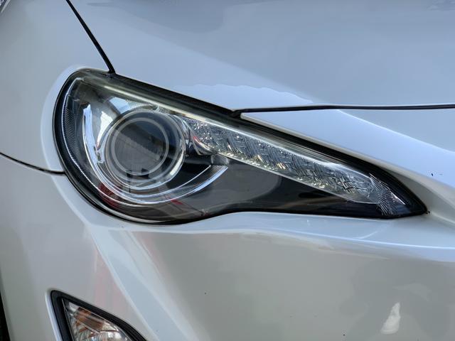 ８６ ＧＴリミテッド　ＴＲＤフルエアロ　社外マフラー　純正ナビ　ＥＴＣ　パドルシフト（17枚目）