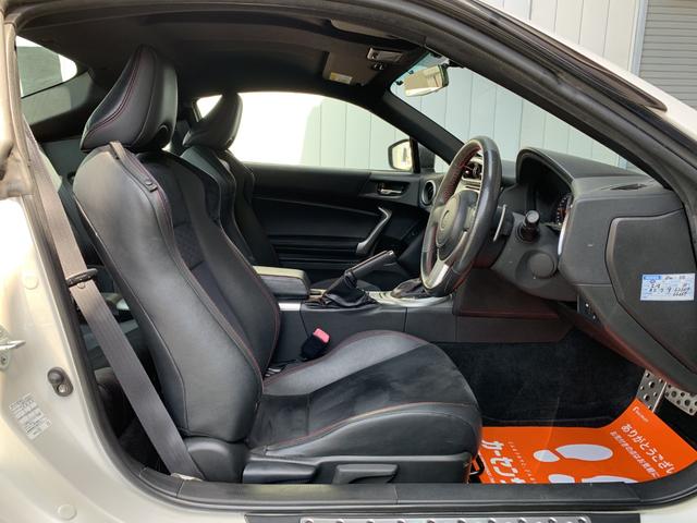 ８６ ＧＴリミテッド　ＴＲＤフルエアロ　社外マフラー　純正ナビ　ＥＴＣ　パドルシフト（21枚目）