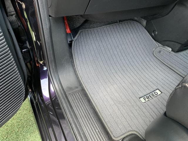 フリードハイブリッド ジャストセレクション　両側電動パワスラ　純正ナビ　ＴＶ　Ｂカメラ　後部座席モニター　ＥＴＣ　クルコン（40枚目）