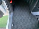 ご覧の通り、助手席の足元もゆったりとして、汚れもありません！
