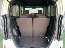 セカンドシートを起こした状態でも充分な広さがあるので、お買い物や旅行にも大変便利です！