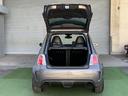 バックドアが大きく開くので、楽に荷物の積み下ろしが出来ます。シートを起こした状態でも充分な広さがあるので、お買い物や旅行にも大変便利です！