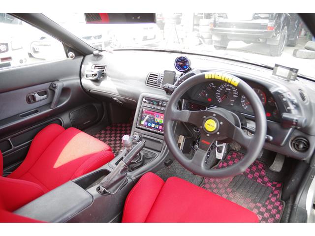 スカイライン ＧＴ－Ｒ　４ＷＤ　ＥＴＣ　アルミホイール　ＭＴ　電動格納ミラー　ＵＳＢ　ミュージックプレイヤー接続可（2枚目）