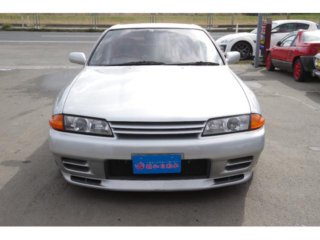 スカイライン ＧＴ－Ｒ　４ＷＤ　ＥＴＣ　アルミホイール　ＭＴ　電動格納ミラー　ＵＳＢ　ミュージックプレイヤー接続可（13枚目）
