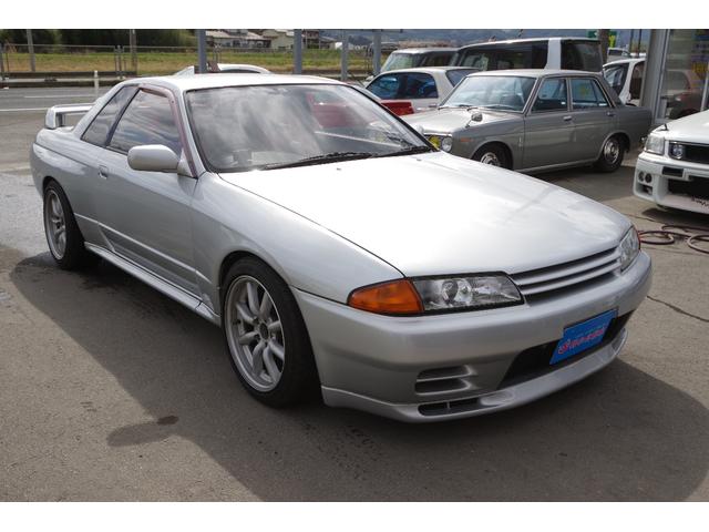 スカイライン ＧＴ－Ｒ　４ＷＤ　ＥＴＣ　アルミホイール　ＭＴ　電動格納ミラー　ＵＳＢ　ミュージックプレイヤー接続可（14枚目）