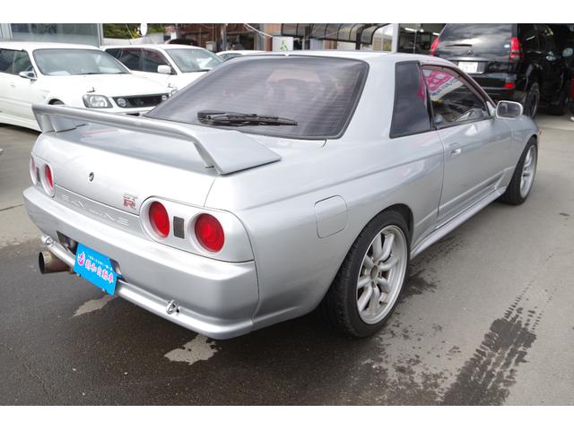 スカイライン ＧＴ－Ｒ　４ＷＤ　ＥＴＣ　アルミホイール　ＭＴ　電動格納ミラー　ＵＳＢ　ミュージックプレイヤー接続可（16枚目）