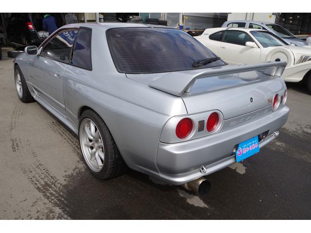 スカイライン ＧＴ－Ｒ　４ＷＤ　ＥＴＣ　アルミホイール　ＭＴ　電動格納ミラー　ＵＳＢ　ミュージックプレイヤー接続可（18枚目）