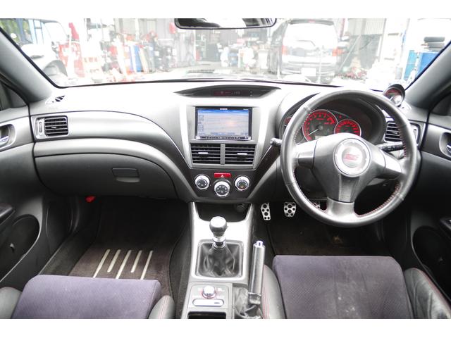 インプレッサ ＷＲＸ　ＳＴｉ　４ＷＤ　ＥＴＣ　ナビ　ＴＶ　アルミホイール　ＨＩＤ　ＭＴ　スマートキー　電動格納ミラー　盗難防止システム　Ｂｌｕｅｔｏｏｔｈ　衝突安全ボディ　ＡＢＳ　ＥＳＣ　エアコン　パワーステアリング（2枚目）