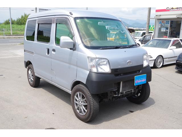 ハイゼットカーゴ クルーズターボ　４ＷＤ　軽バン　ＭＴ　両側スライドドア　キーレスエントリー　電動格納ミラー　アルミホイール　エアコン　パワーウィンドウ（12枚目）