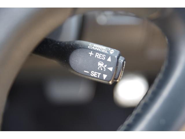 ＩＳ ＩＳ２５０Ｃ　バージョンＬ　クリアランスソナー　オートクルーズコントロール　ナビ　アルミホイール　ＨＩＤ　ＡＴ　シートエアコン　スマートキー　電動格納ミラー　盗難防止システム　パワーシート　ＣＤ　ＤＶＤ再生　ＭＤ　衝突安全ボディ（3枚目）