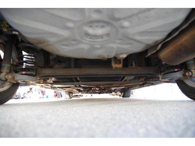 プリウス Ｓ　ＥＴＣ　バックカメラ　ＴＶ　アルミホイール　ＣＶＴ　スマートキー　アイドリングストップ　電動格納ミラー　盗難防止システム　ＣＤ　ＤＶＤ再生　ＵＳＢ　衝突安全ボディ　ＡＢＳ　ＥＳＣ　エアコン（22枚目）